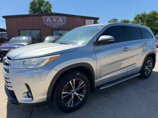 2018 Toyota Highlander LE Plus FWD photo