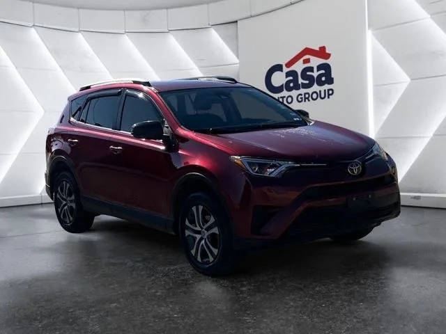 2018 Toyota RAV4 LE FWD photo