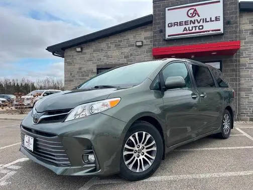 2018 Toyota Sienna XLE Premium FWD photo