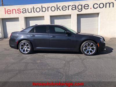 2018 Chrysler 300 Touring RWD photo