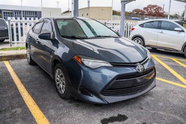 2018 Toyota Corolla LE FWD photo