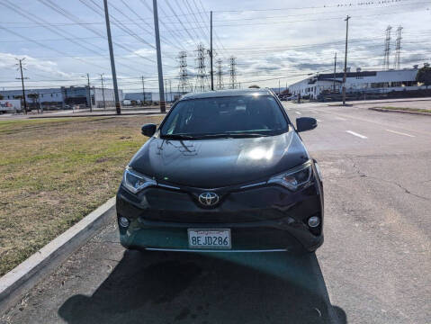 2018 Toyota RAV4 XLE FWD photo