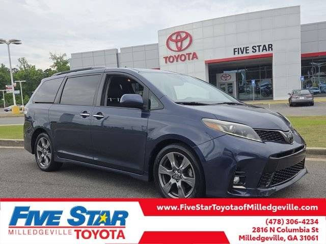 2018 Toyota Sienna SE Premium FWD photo