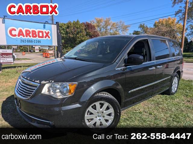 2016 Chrysler Town and Country Touring FWD photo