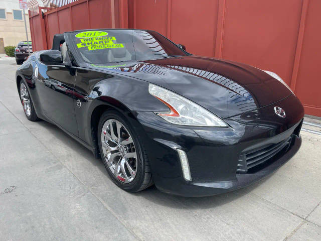 2017 Nissan 370Z Touring RWD photo