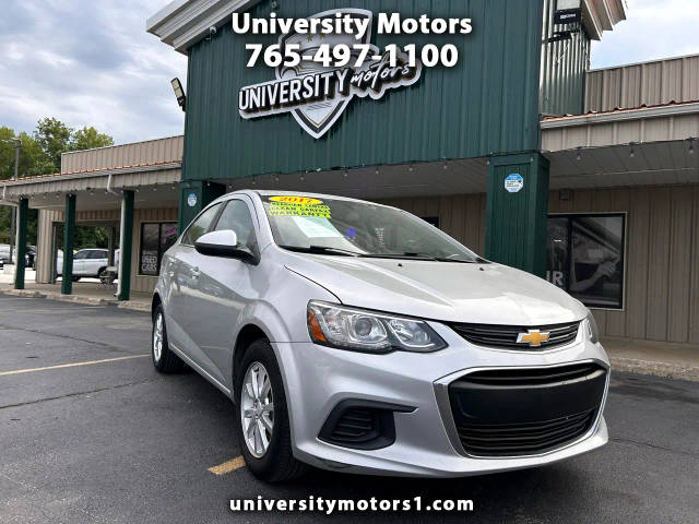 2017 Chevrolet Sonic LT FWD photo
