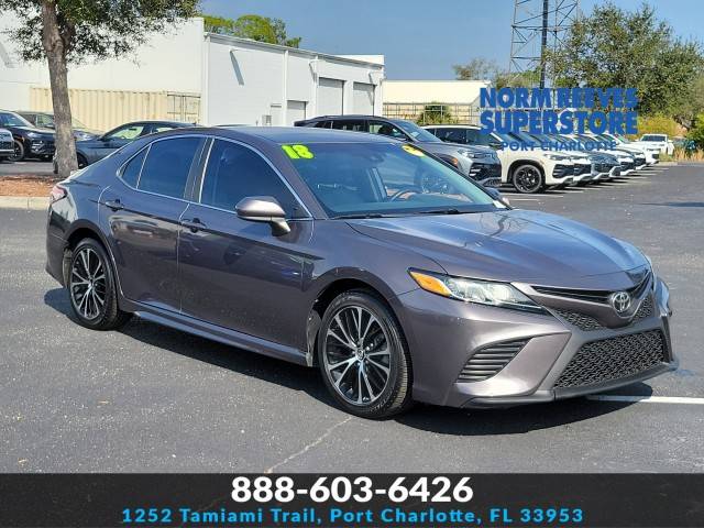2018 Toyota Camry SE FWD photo