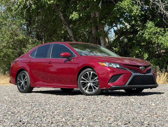 2018 Toyota Camry SE FWD photo