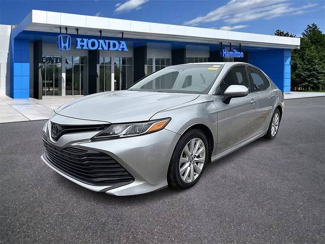 2018 Toyota Camry LE FWD photo
