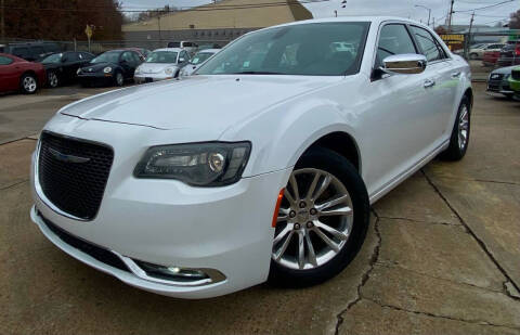 2017 Chrysler 300 300C RWD photo