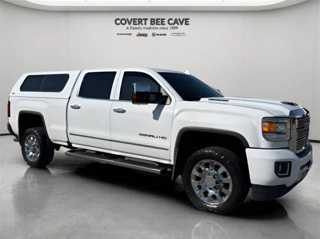2018 GMC Sierra 2500HD Denali 4WD photo