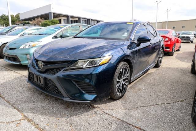 2018 Toyota Camry SE FWD photo