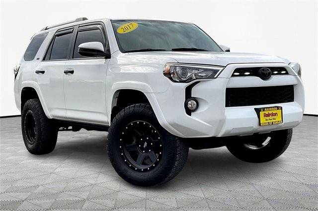 2017 Toyota 4Runner SR5 RWD photo