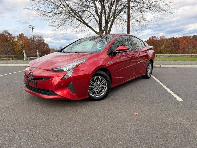 2018 Toyota Prius Three FWD photo