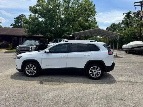 2019 Jeep Cherokee Latitude Plus FWD photo