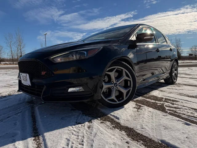 2018 Ford Focus ST FWD photo