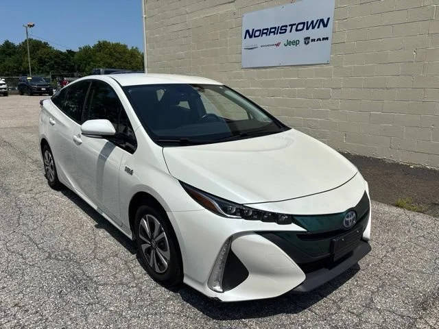 2018 Toyota Prius Prime Premium FWD photo