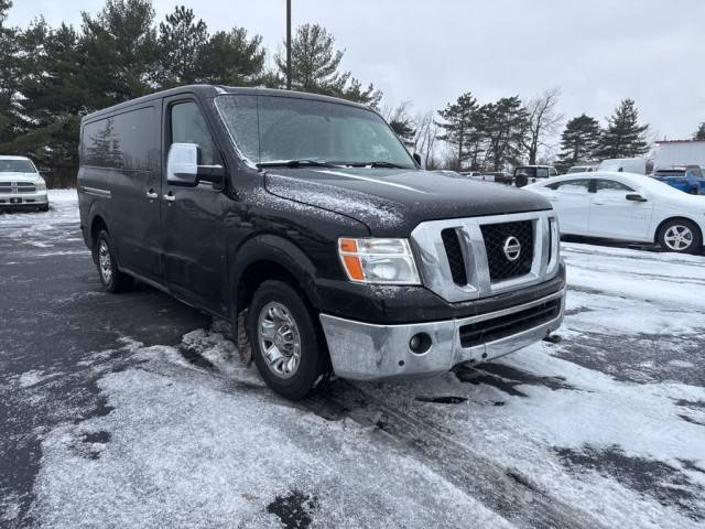 2018 Nissan NV Passenger NV3500 HD SL RWD photo