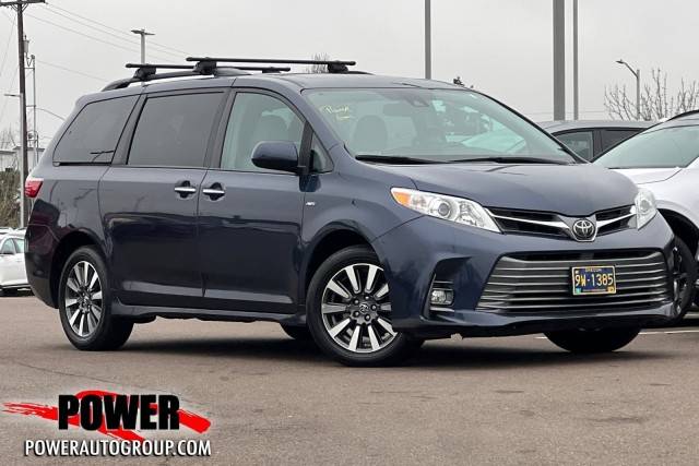 2018 Toyota Sienna XLE AWD photo