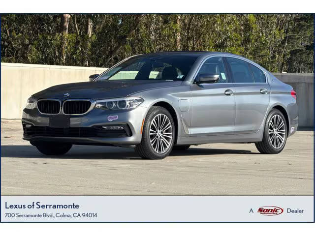 2018 BMW 5 Series 530e iPerformance RWD photo