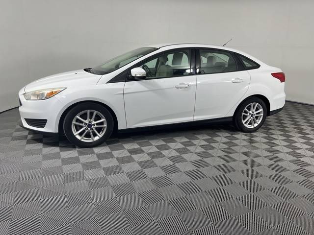 2016 Ford Focus SE FWD photo