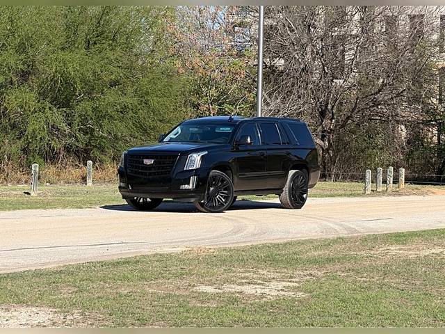 2018 Cadillac Escalade Luxury RWD photo