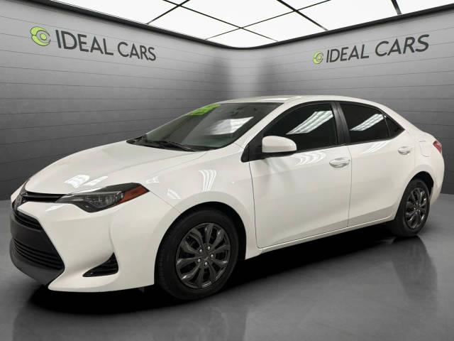2018 Toyota Corolla LE FWD photo