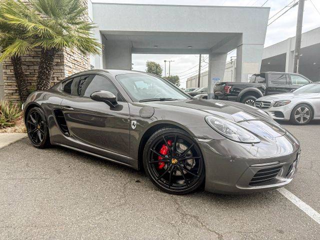 2018 Porsche Cayman S RWD photo