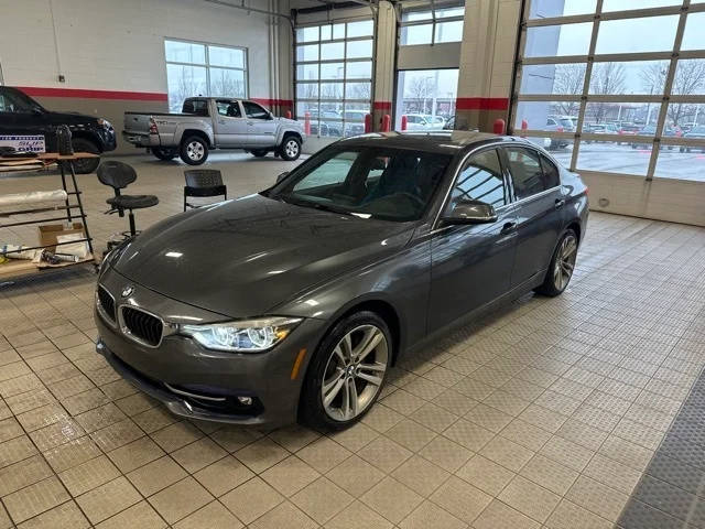2018 BMW 3 Series 330i xDrive AWD photo