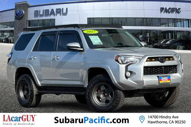 2017 Toyota 4Runner SR5 RWD photo