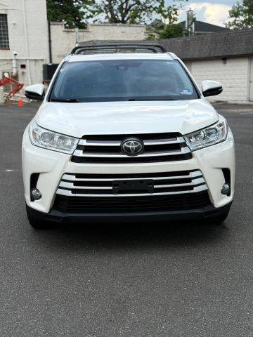 2018 Toyota Highlander XLE AWD photo