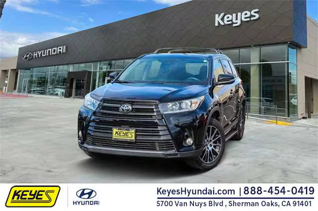 2018 Toyota Highlander SE FWD photo