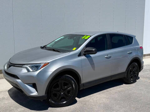 2018 Toyota RAV4 LE FWD photo