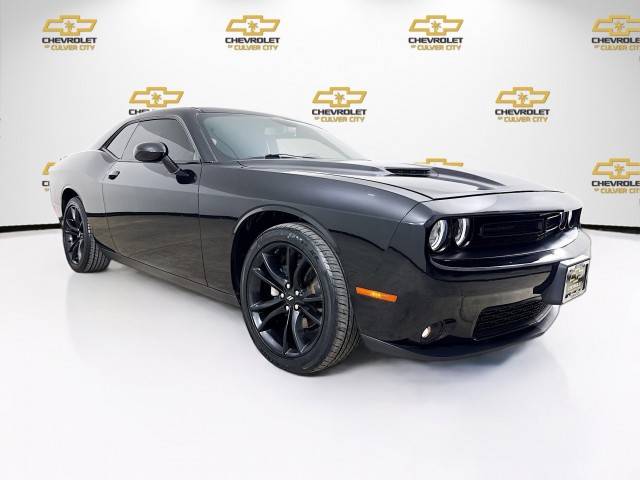 2018 Dodge Challenger SXT RWD photo