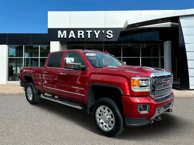 2018 GMC Sierra 2500HD Denali 4WD photo