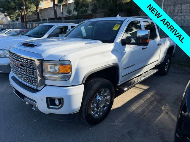 2018 GMC Sierra 2500HD Denali 4WD photo