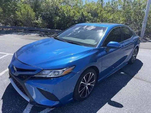 2018 Toyota Camry SE FWD photo