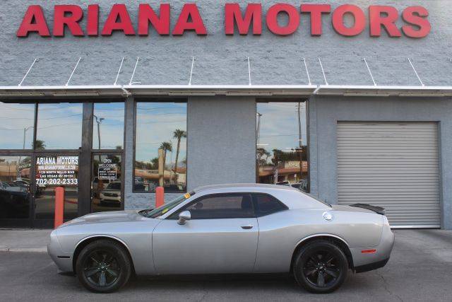 2016 Dodge Challenger SXT RWD photo