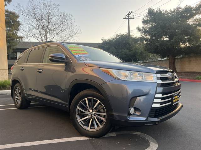 2018 Toyota Highlander XLE AWD photo