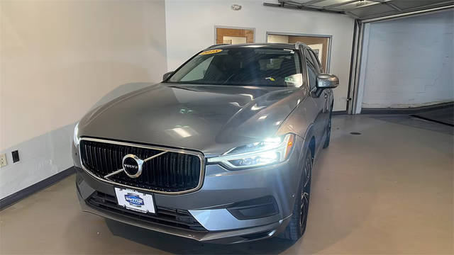 2018 Volvo XC60 Momentum AWD photo