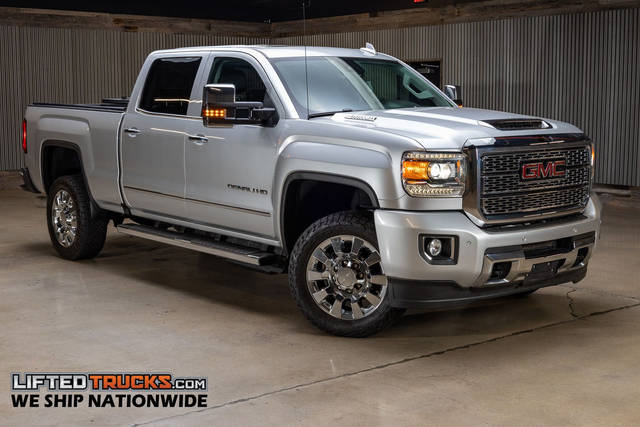 2018 GMC Sierra 2500HD Denali 4WD photo