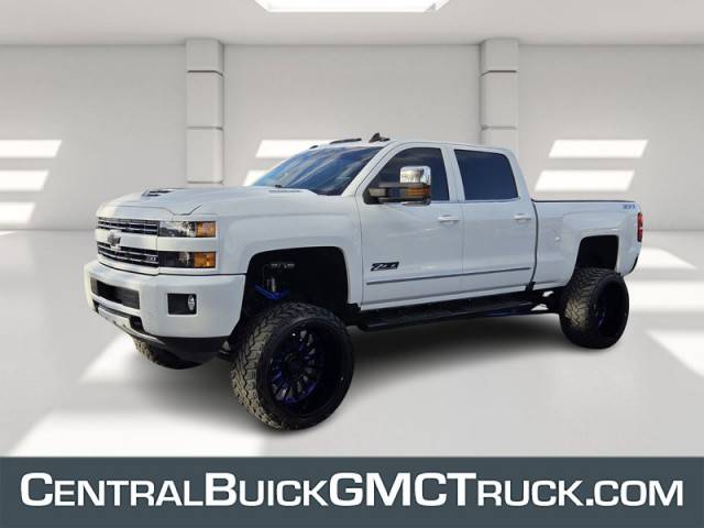2018 Chevrolet Silverado 2500HD LTZ 4WD photo