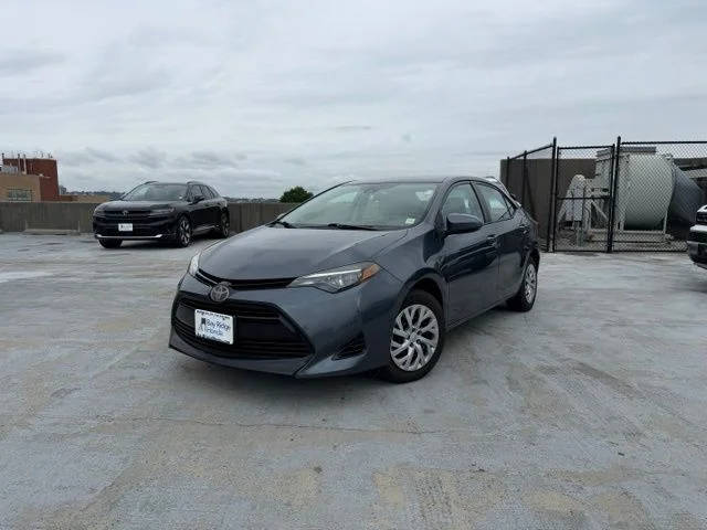 2018 Toyota Corolla LE FWD photo