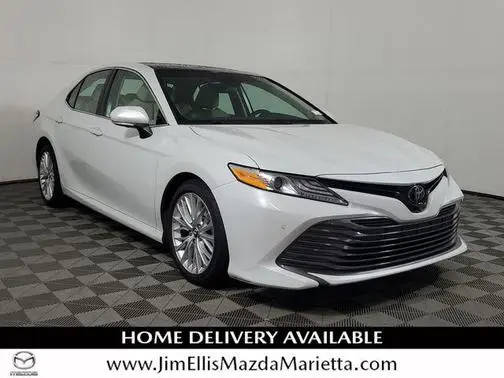 2018 Toyota Camry XLE V6 FWD photo