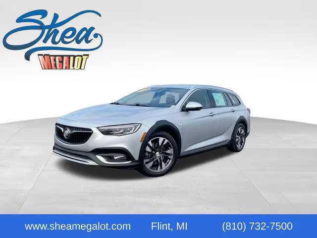 2018 Buick Regal TourX Essence AWD photo