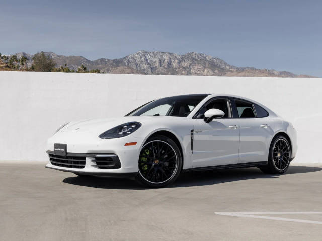 2018 Porsche Panamera 4 E-Hybrid AWD photo