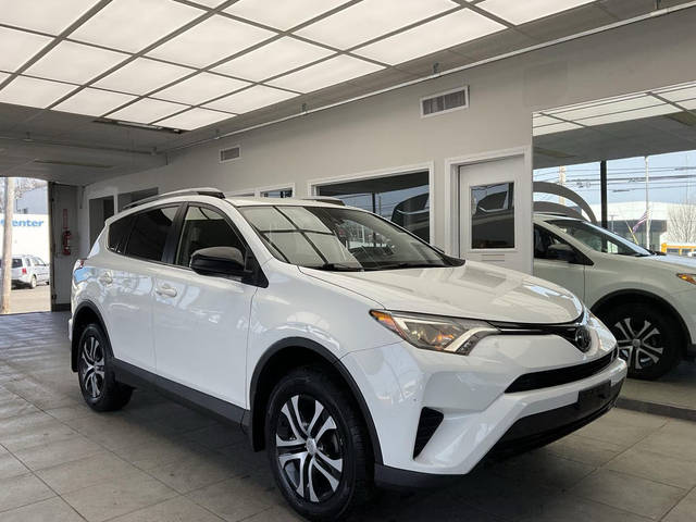 2018 Toyota RAV4 LE AWD photo