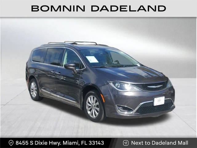 2018 Chrysler Pacifica Minivan Touring L FWD photo