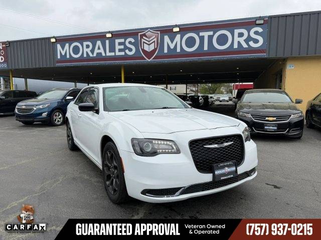 2018 Chrysler 300 Touring AWD photo