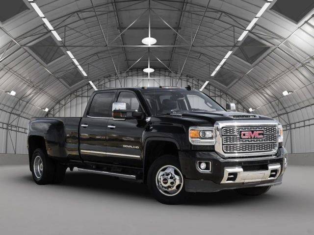 2018 GMC Sierra 3500HD Denali 4WD photo